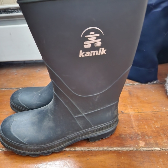 Kids Kamik Black Rubber Boots - Picture 4 of 9